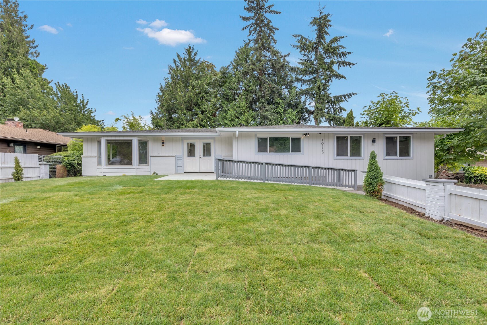 10223 SE 213th Place Property Photo 1