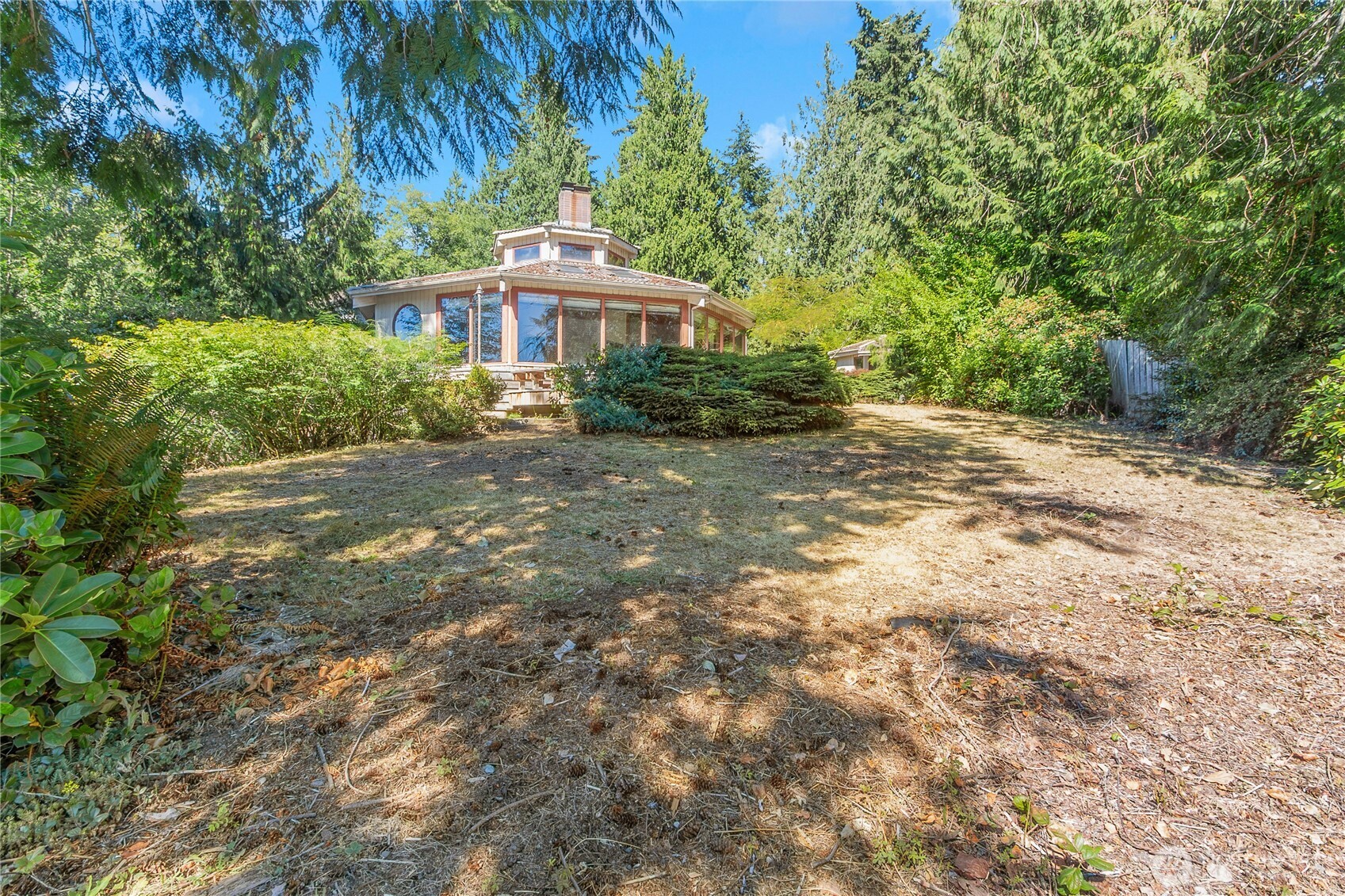 4320 Shore Drive Property Photo 6