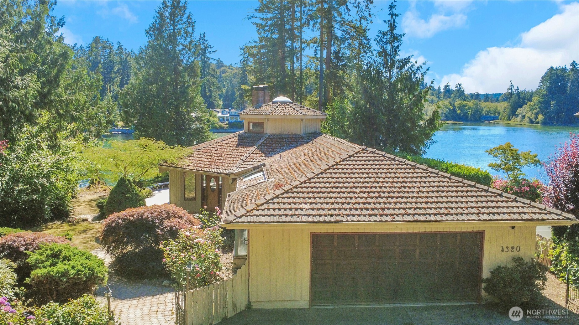 4320 Shore Drive Property Photo 9