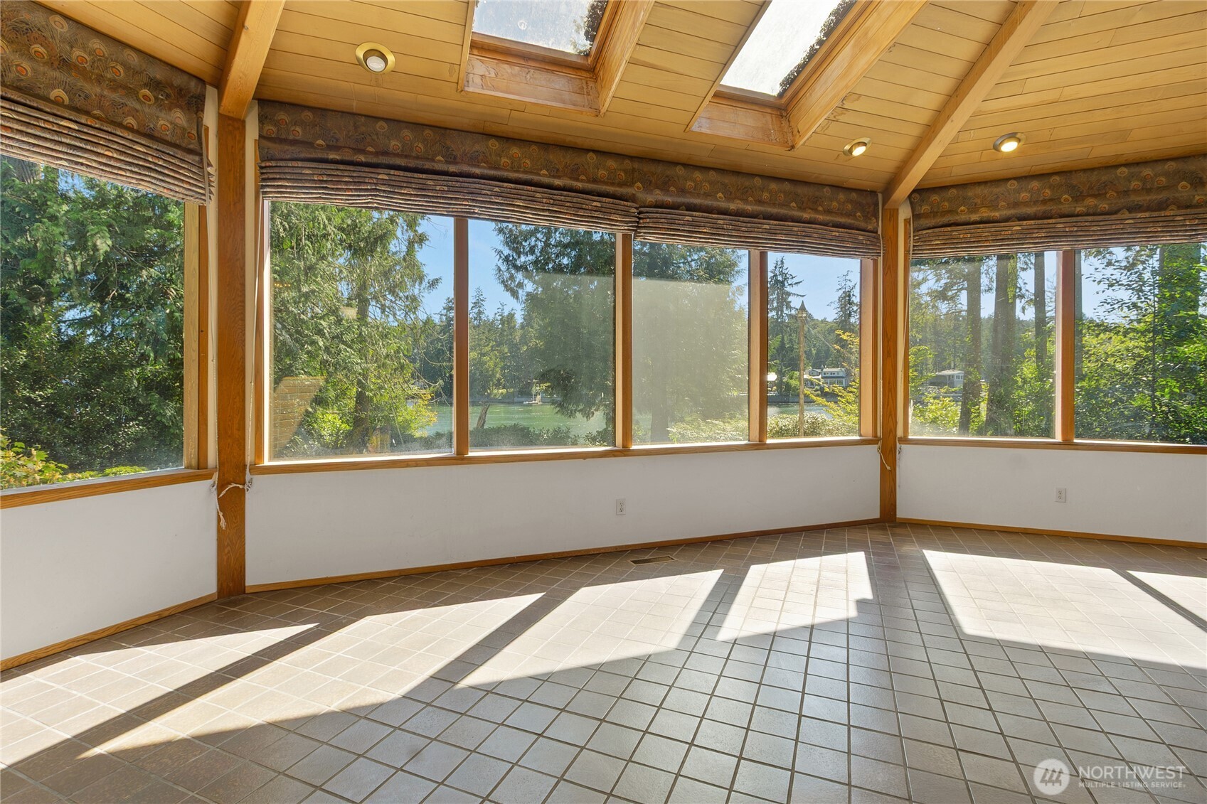 4320 Shore Drive Property Photo 13