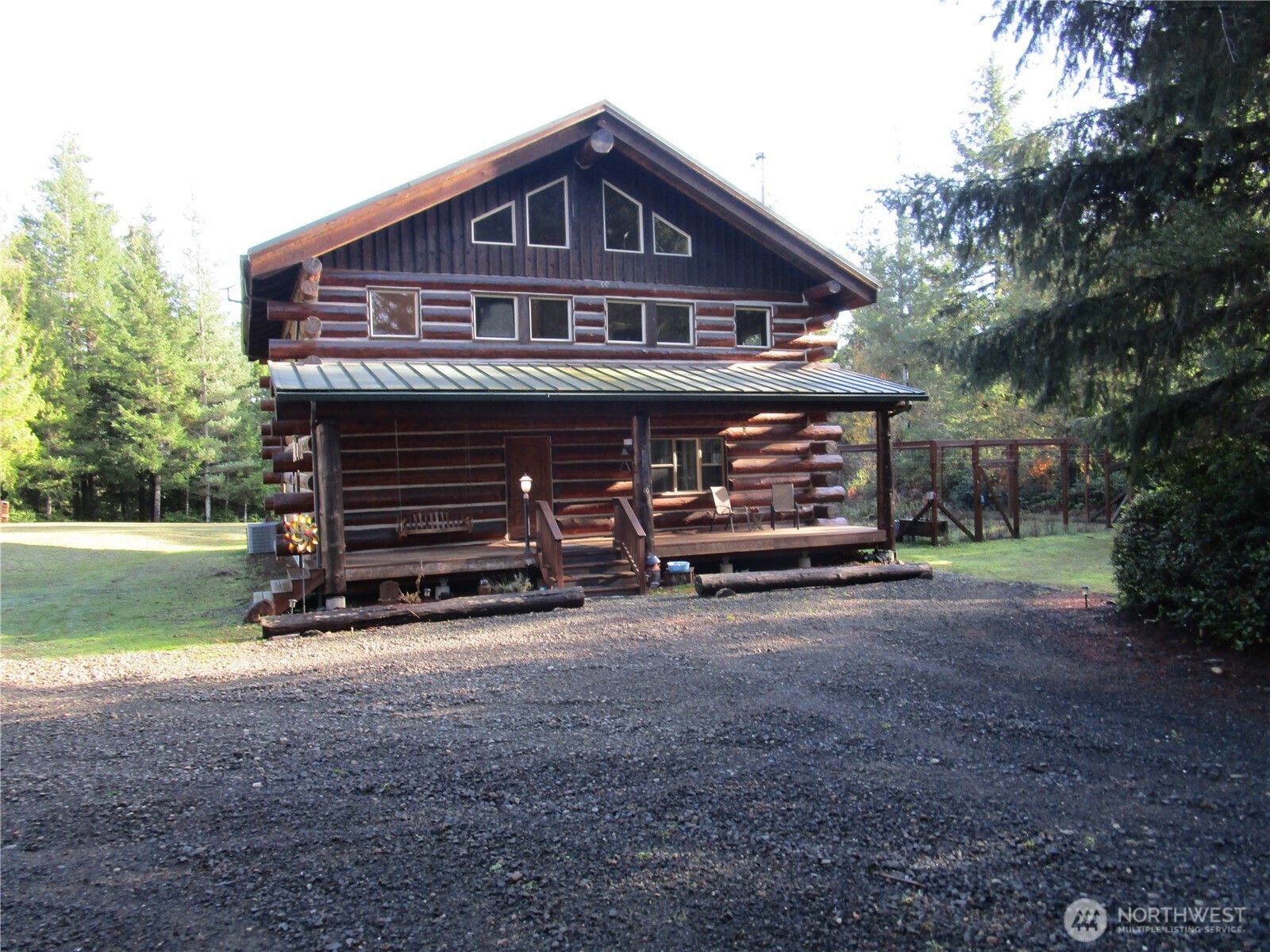 40 E Seahawks Way Property Photo 1