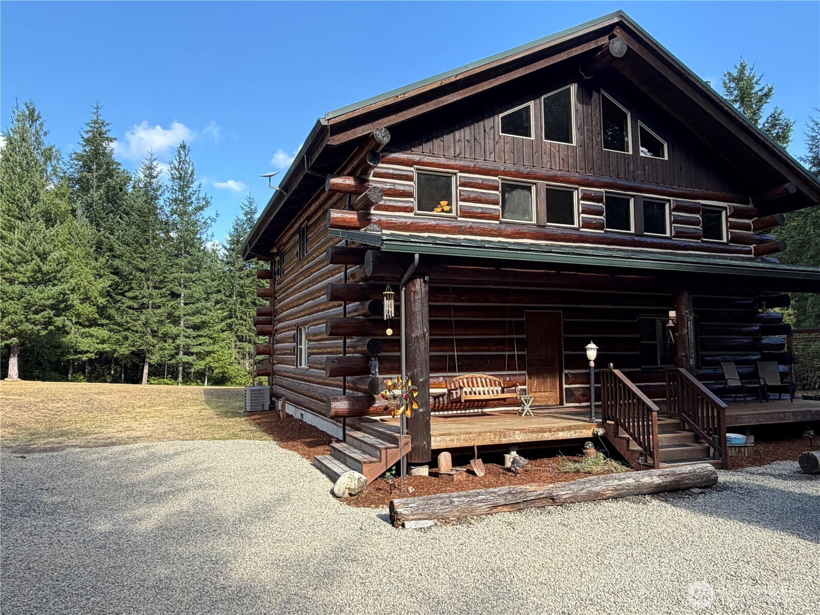 40 E Seahawks Way Property Photo 3