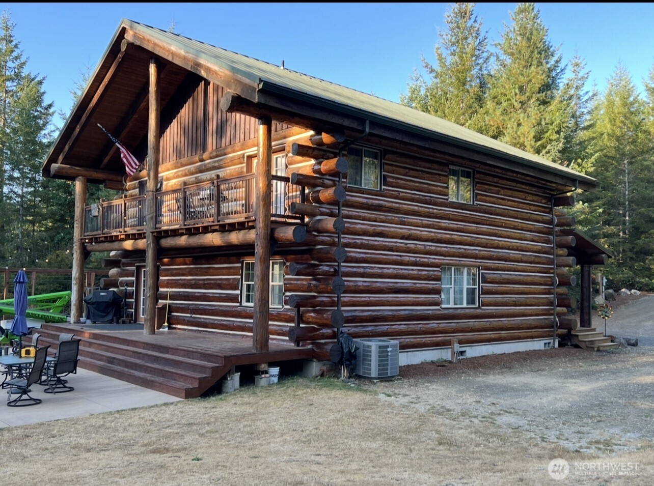 40 E Seahawks Way Property Photo 4
