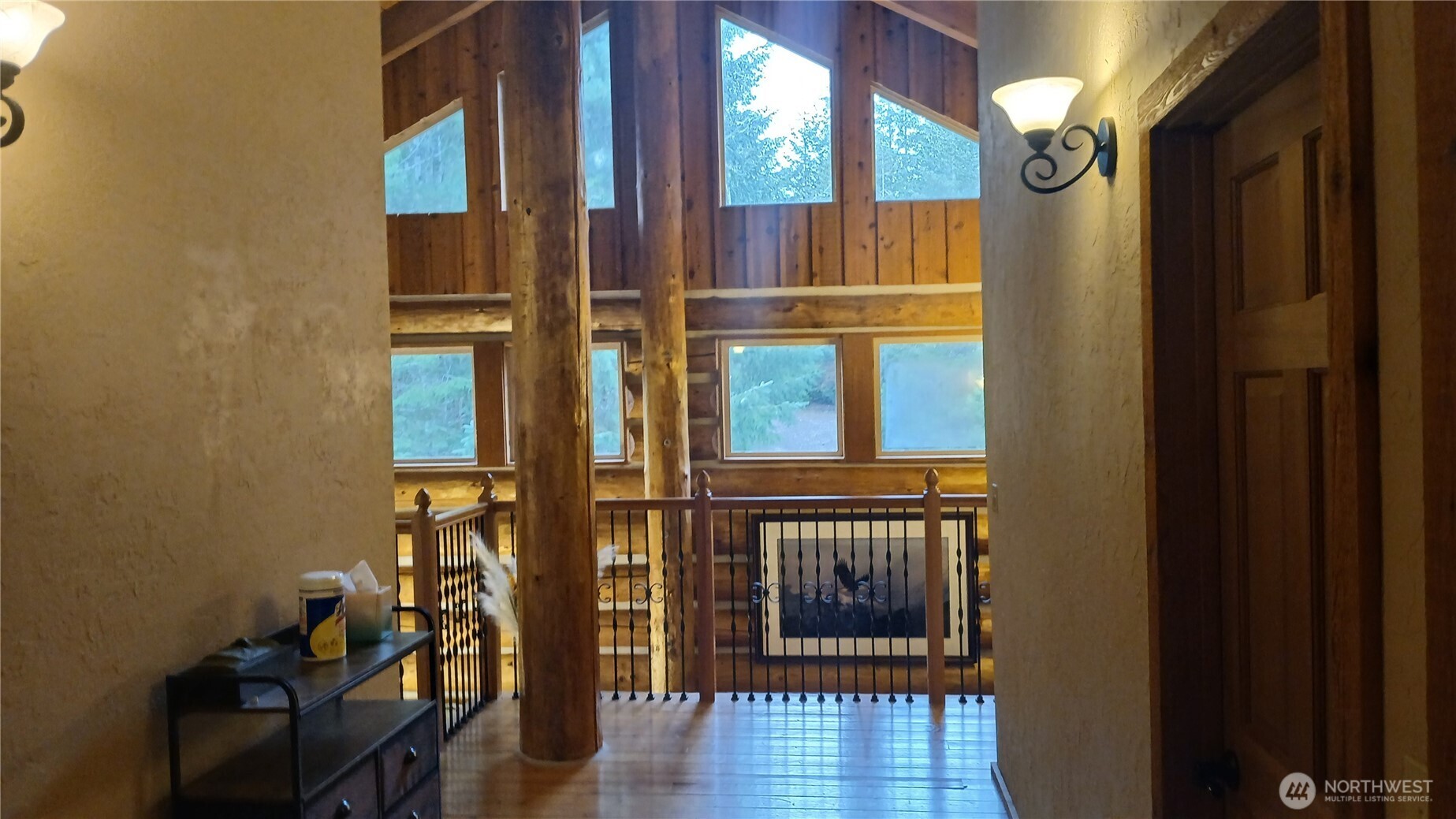 40 E Seahawks Way Property Photo 18