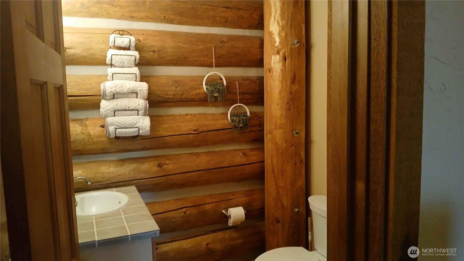 40 E Seahawks Way Property Photo 19
