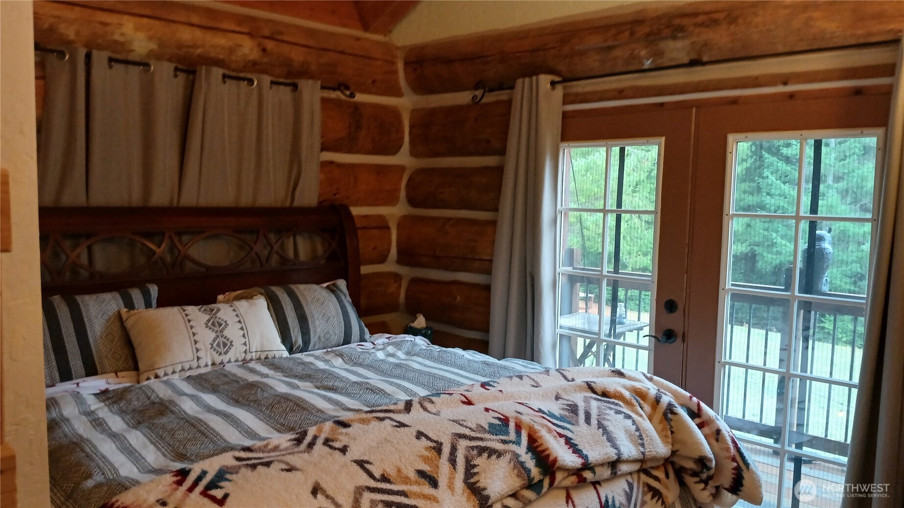 40 E Seahawks Way Property Photo 20