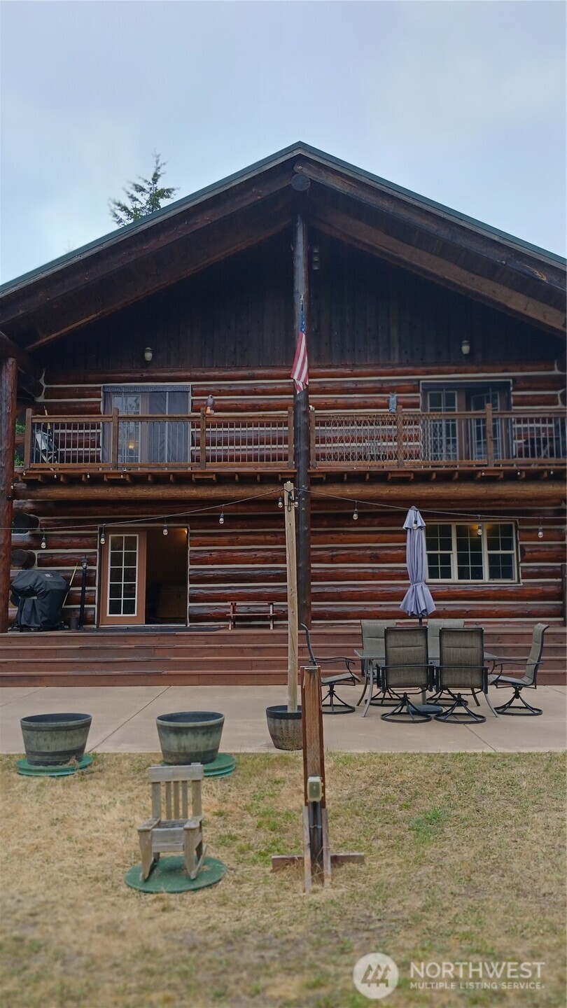40 E Seahawks Way Property Photo 30