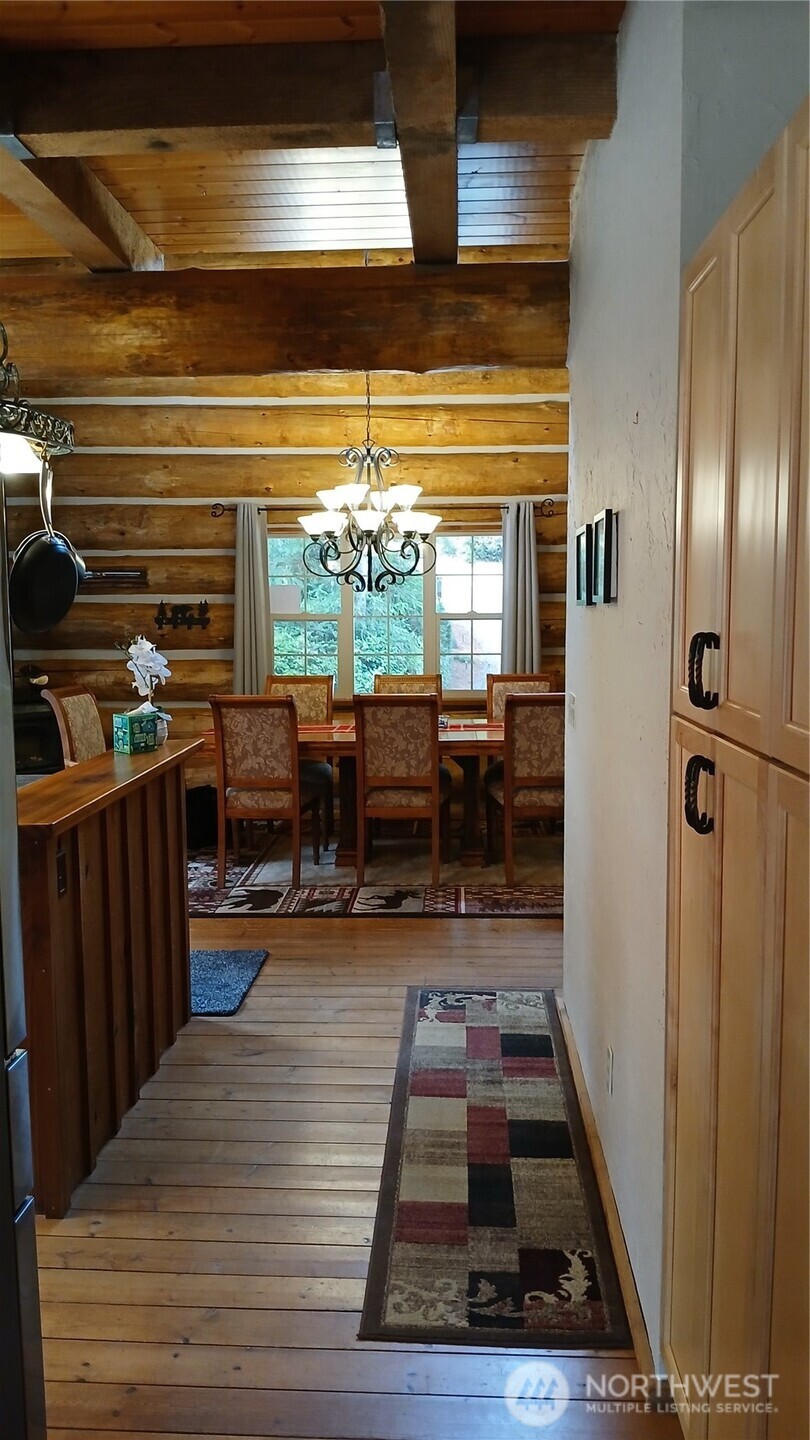 40 E Seahawks Way Property Photo 32