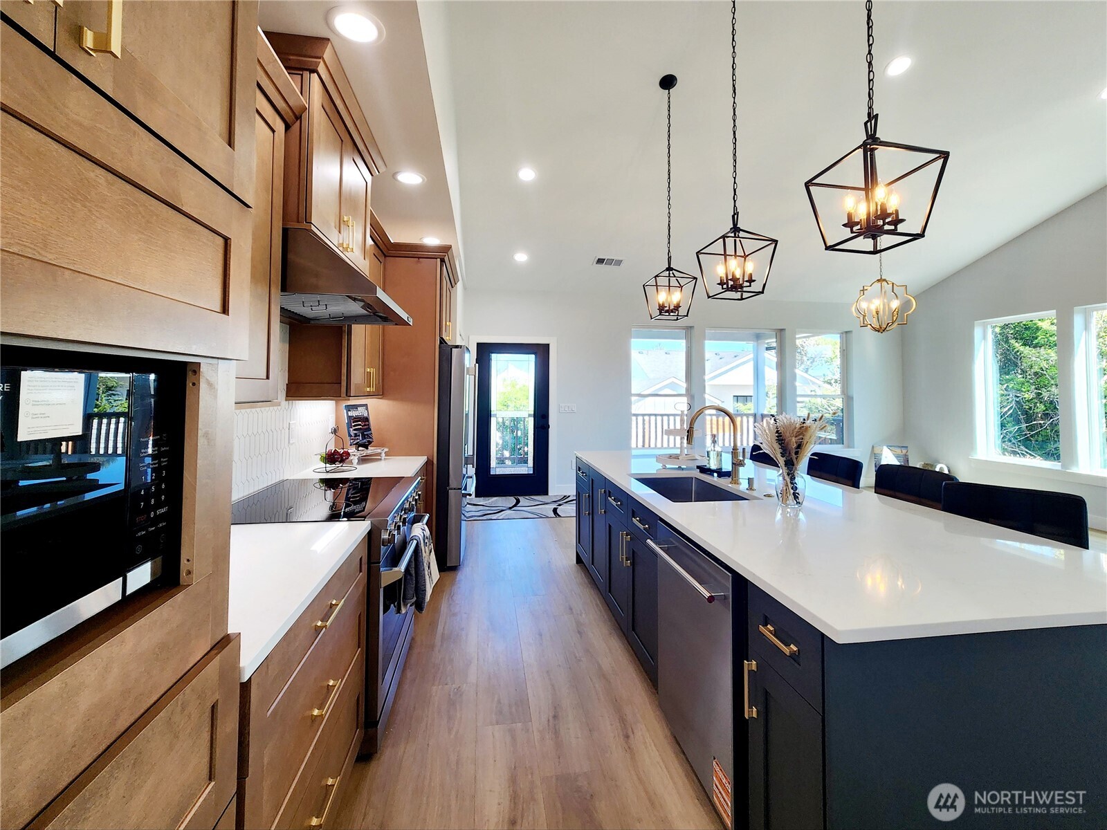552 Sand Dune Avenue Property Photo 6