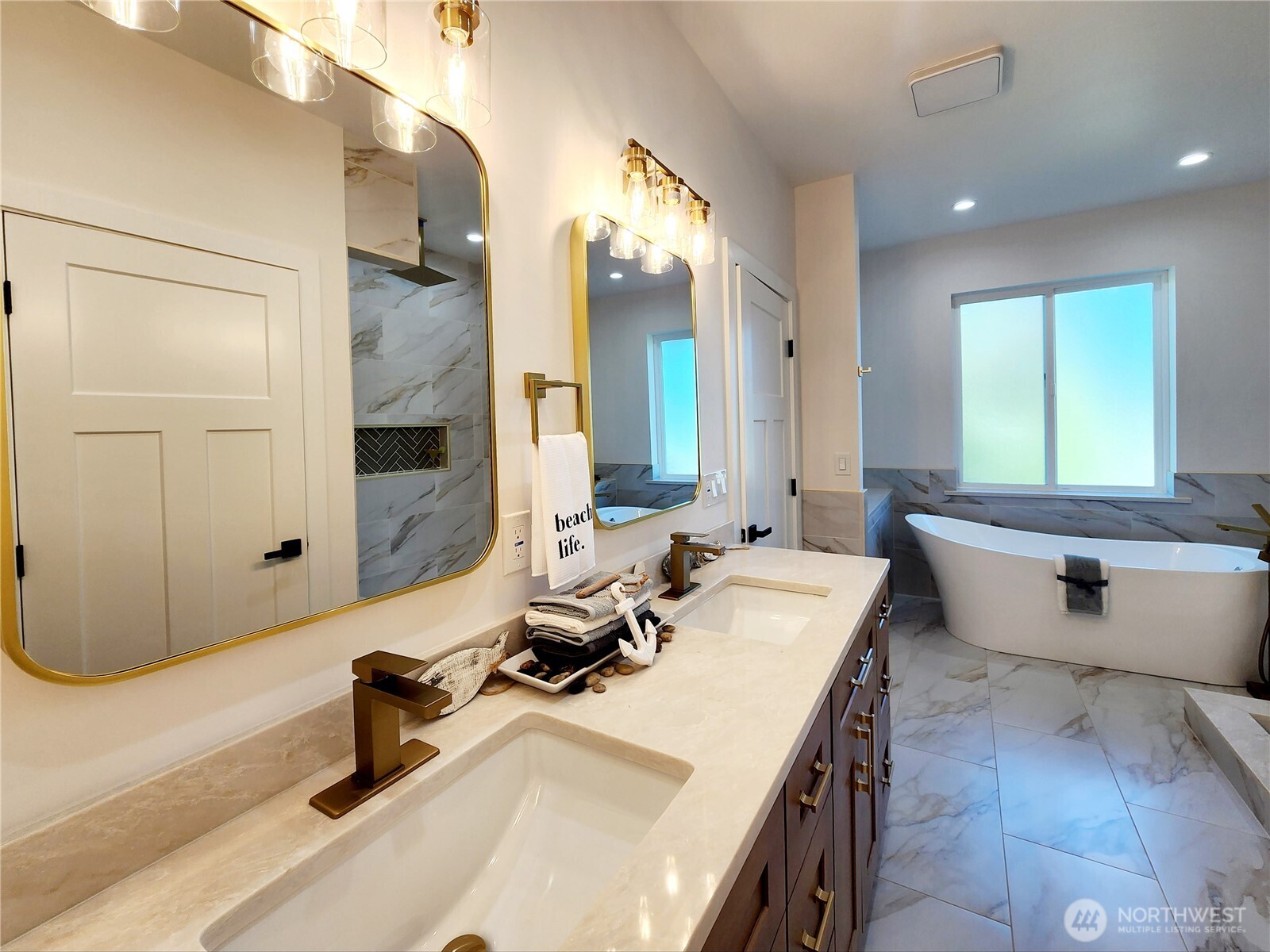552 Sand Dune Avenue Property Photo 23