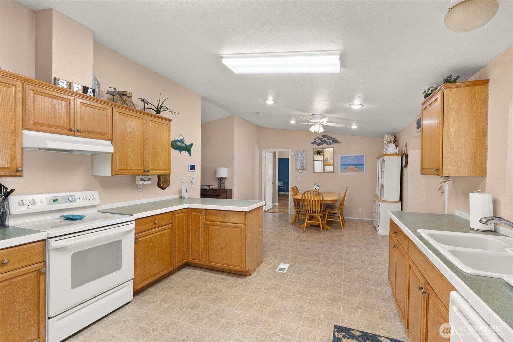 795 King Property Photo 13