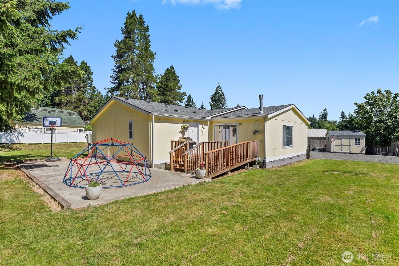 795 King Property Photo 33