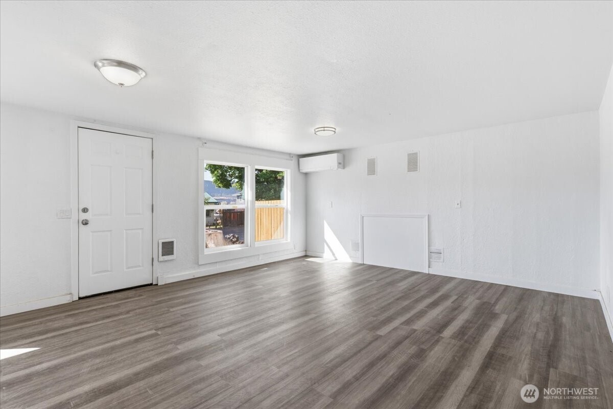 213 W Kelso Avenue Property Photo 4