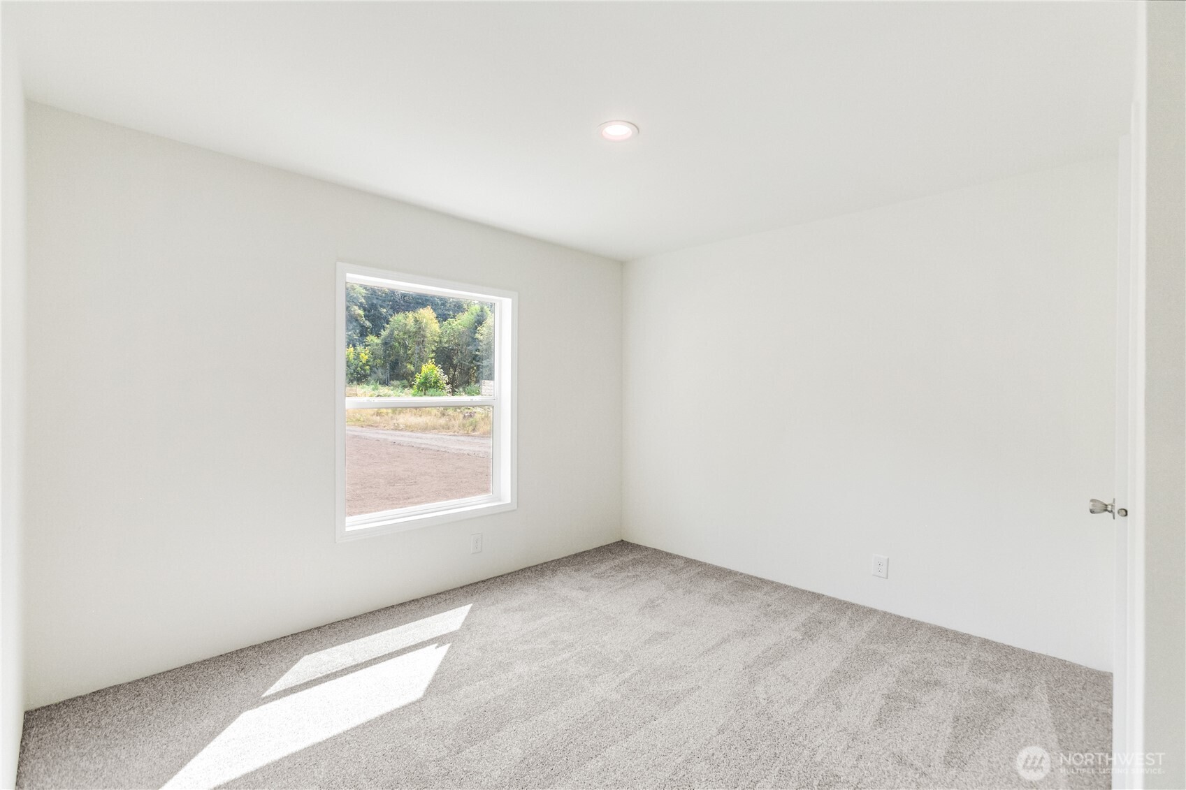 16917 88th St Property Photo 27