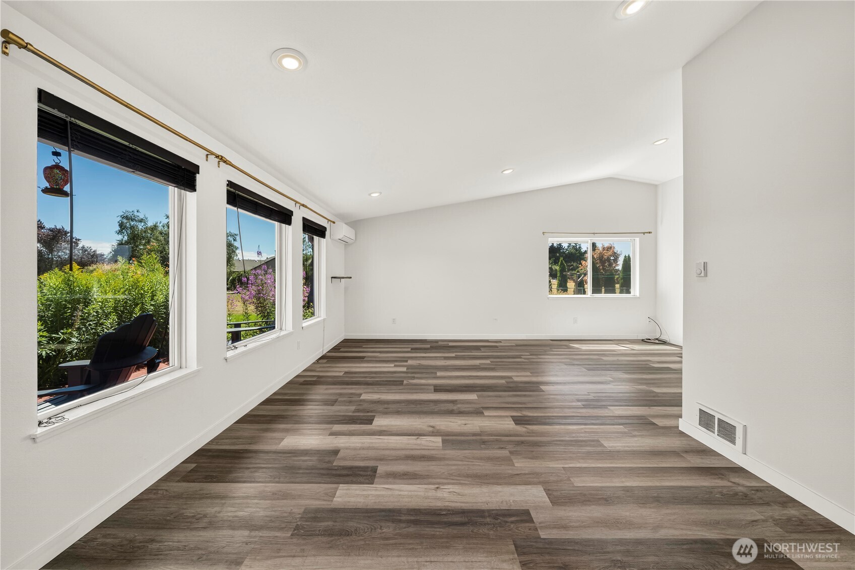 9200 Applegate Loop Property Photo 4