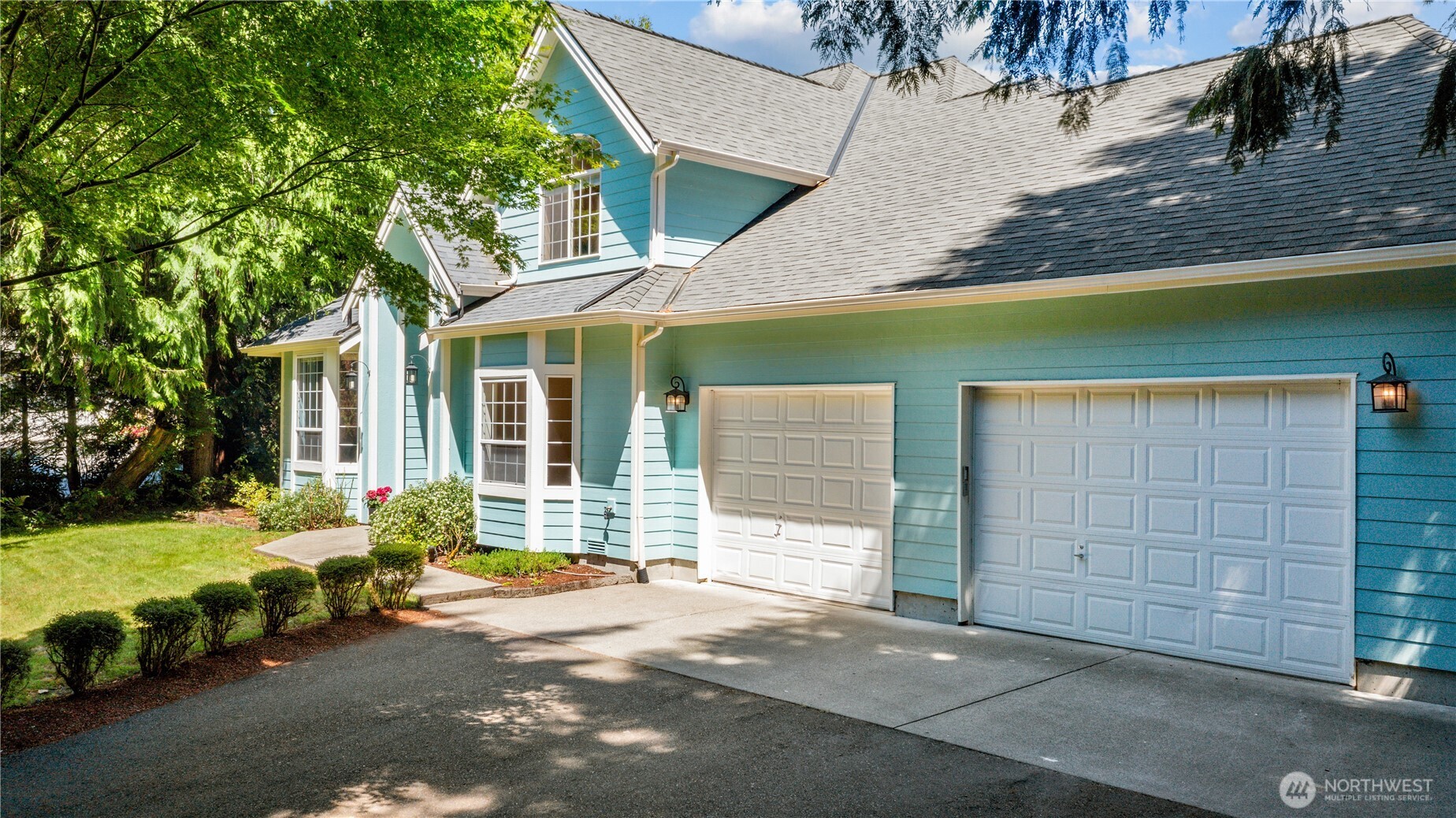 16104 Bay Ridge Drive Property Photo 1