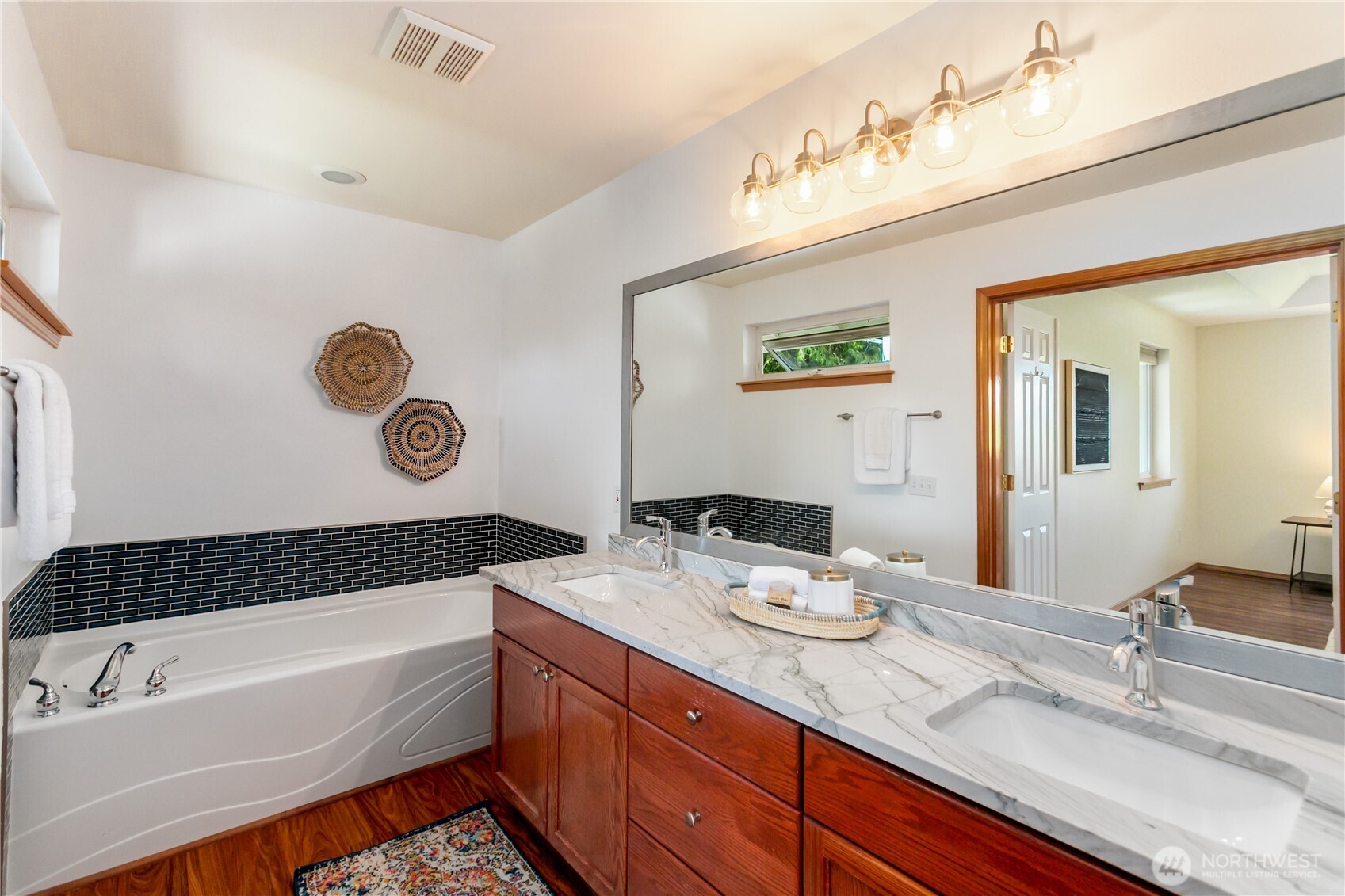 16104 Bay Ridge Drive Property Photo 23