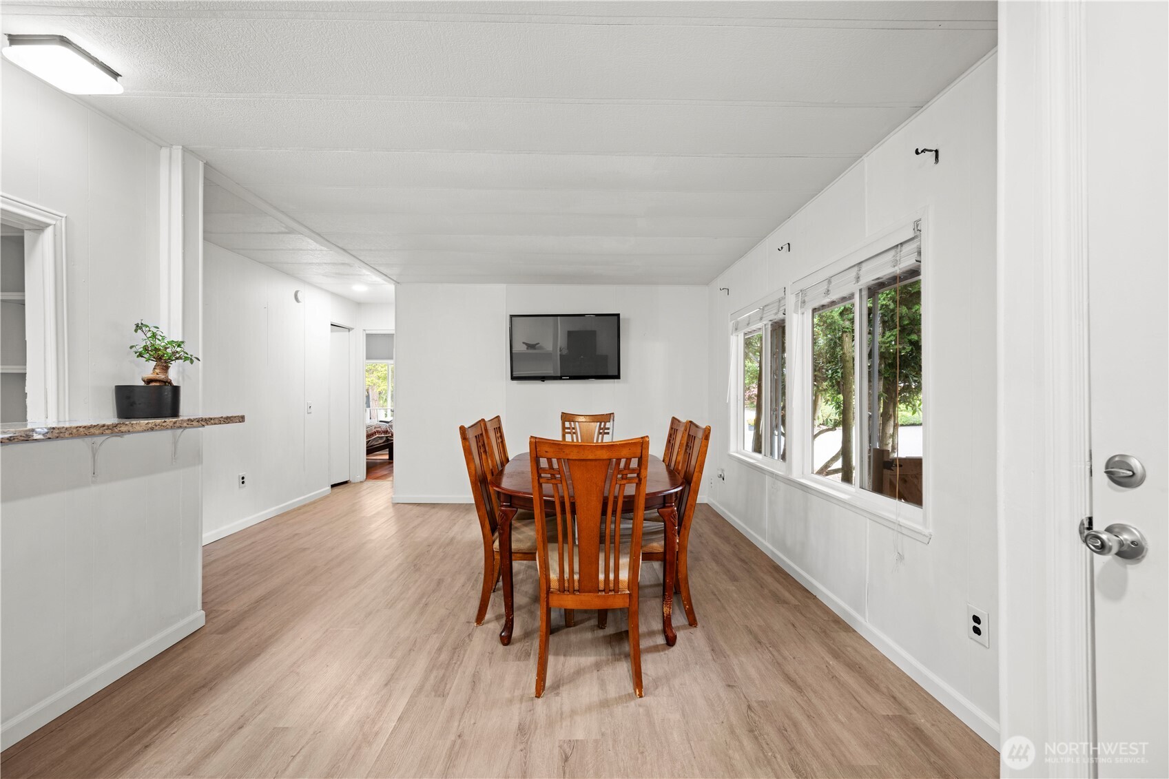 7701 Hardeson Road 100 Property Photo 11