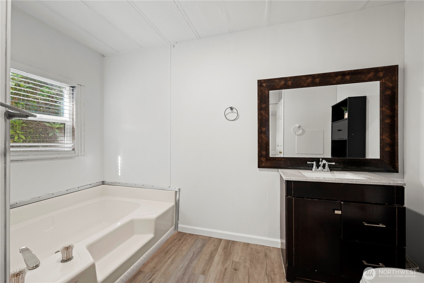 7701 Hardeson Road 100 Property Photo 23