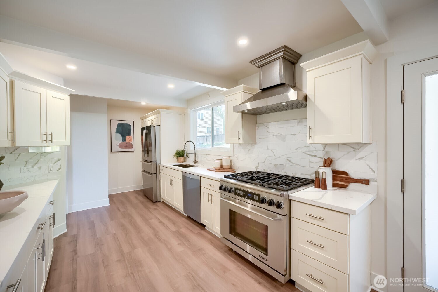 2130 140th Place Property Photo 3
