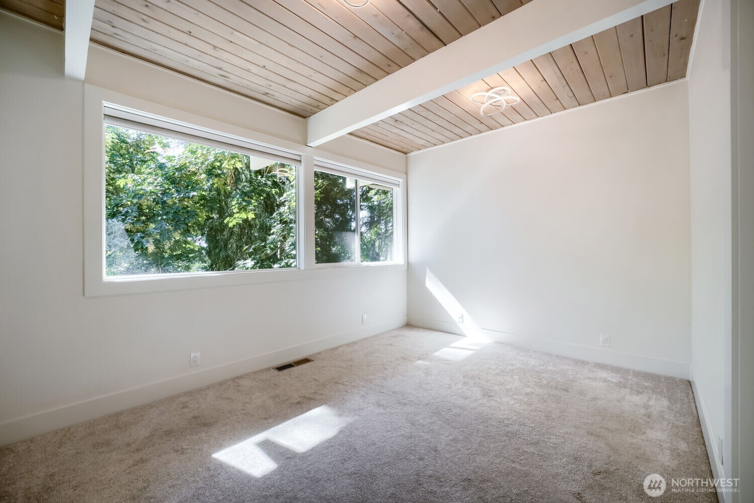 2130 140th Place Property Photo 8