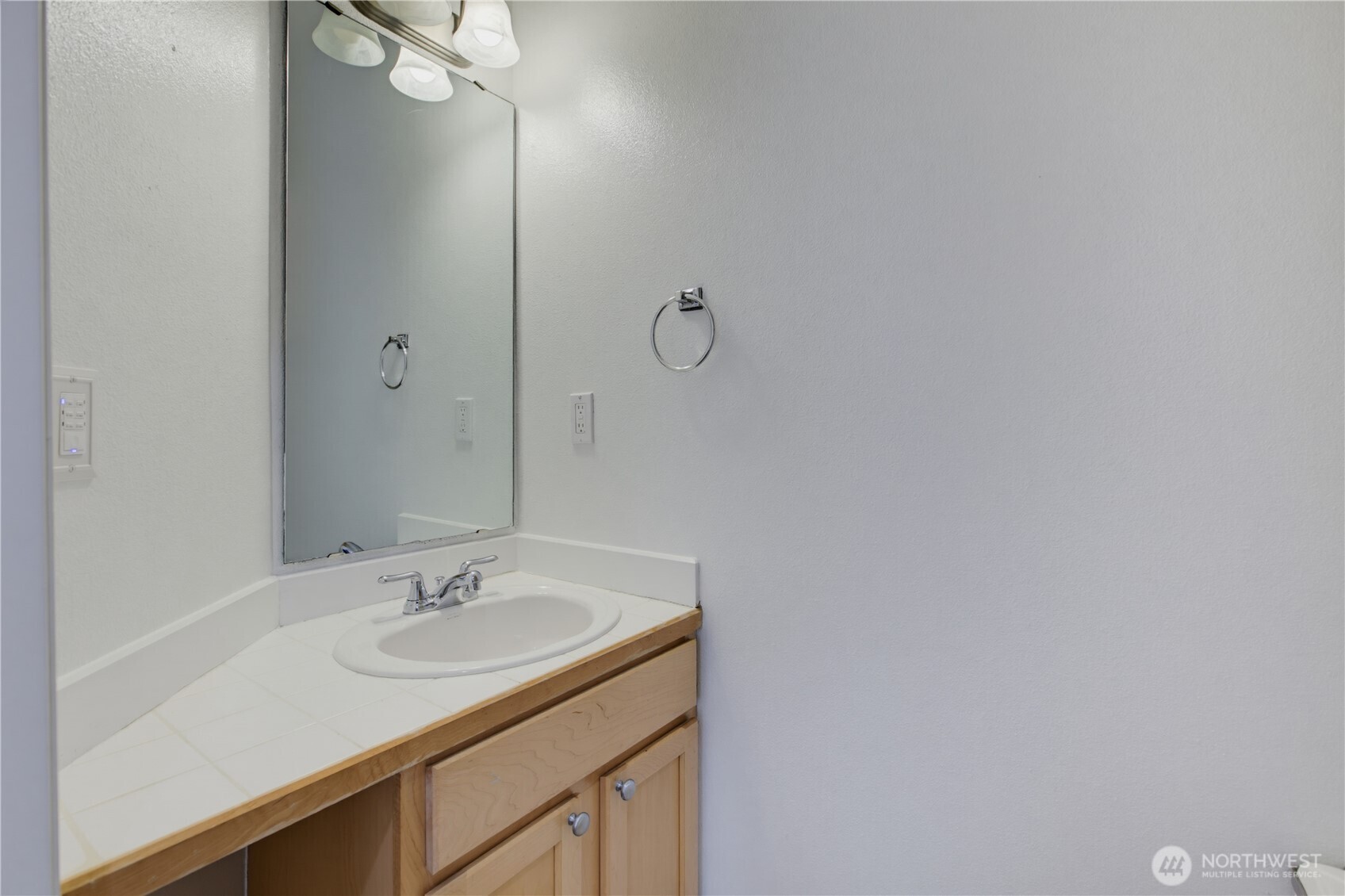 9729 26th Avenue 404 Property Photo 14