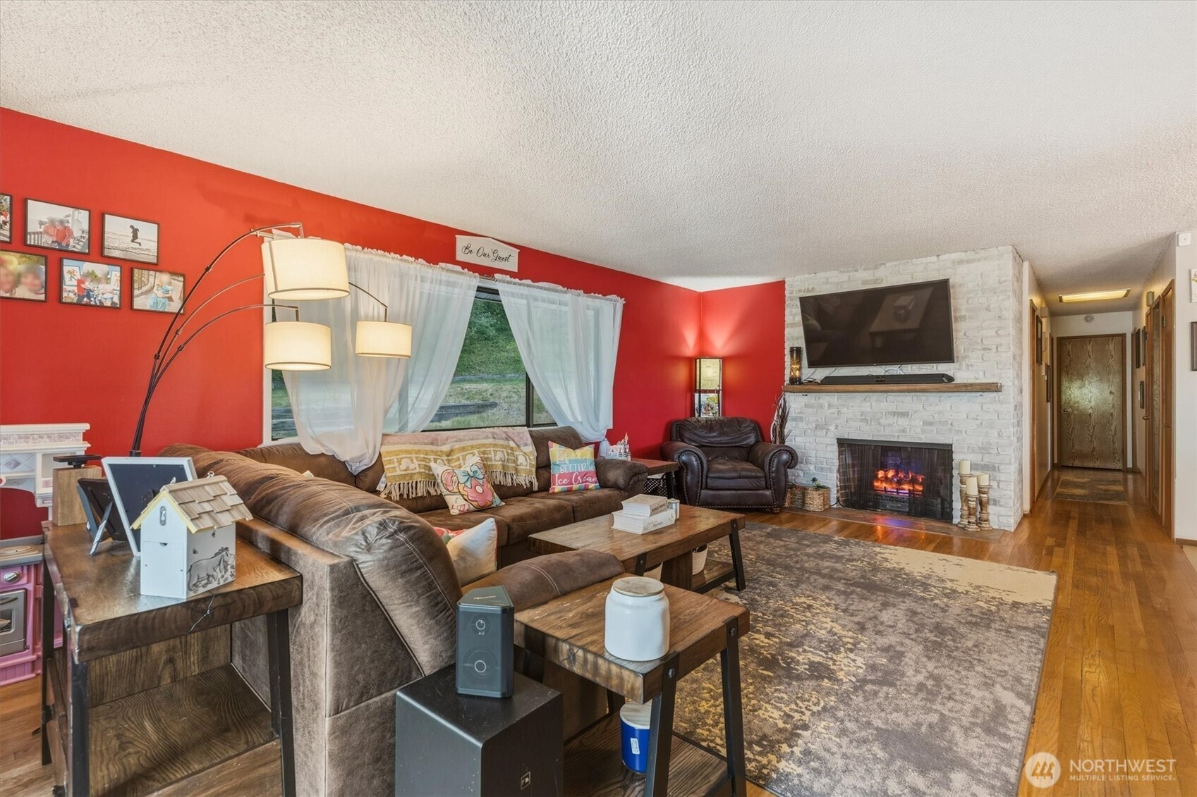 2326 Cedar Place Property Photo 4