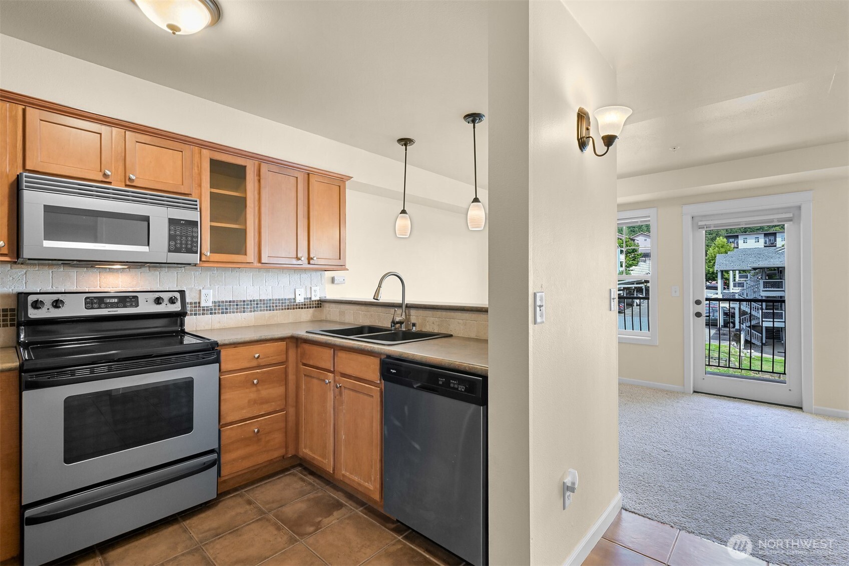 680 32nd Street #c402 Property Photo 4