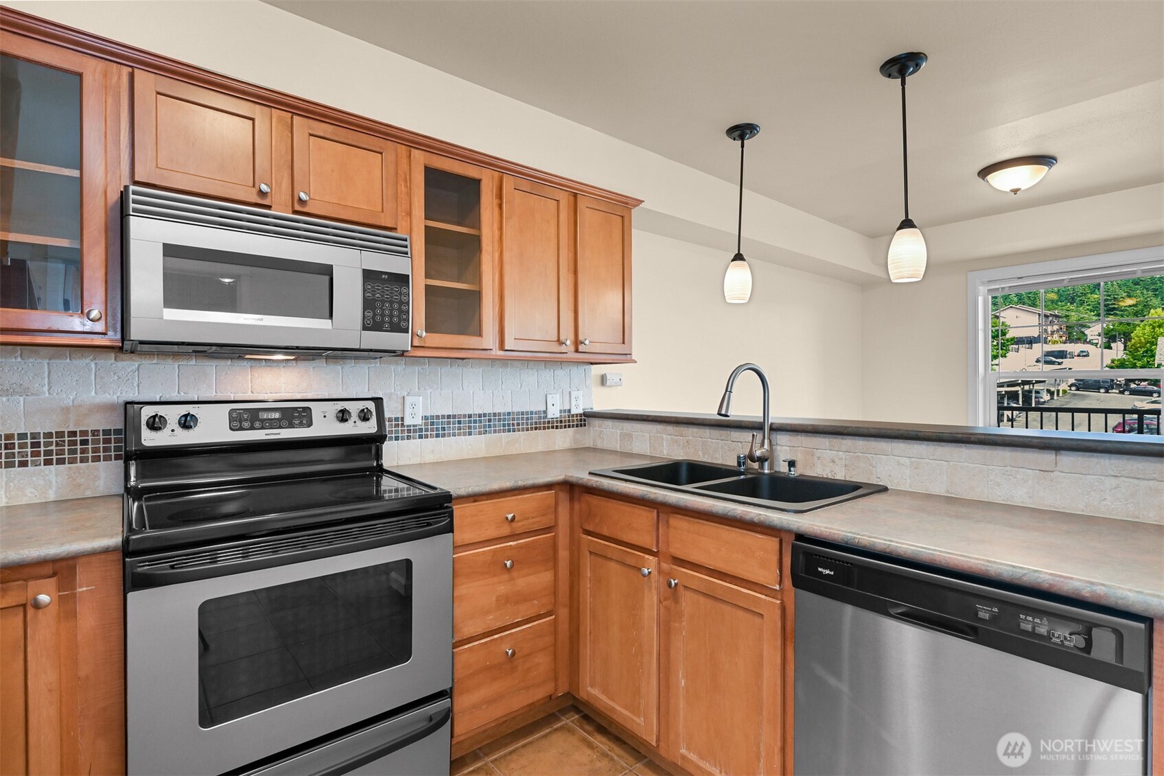 680 32nd Street #c402 Property Photo 6
