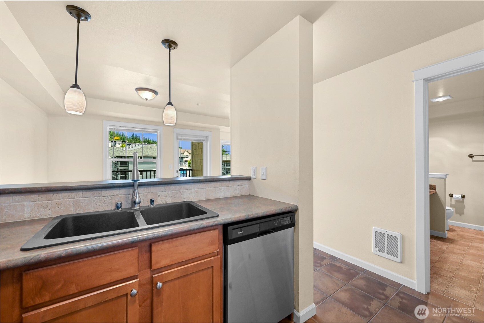 680 32nd Street #c402 Property Photo 7