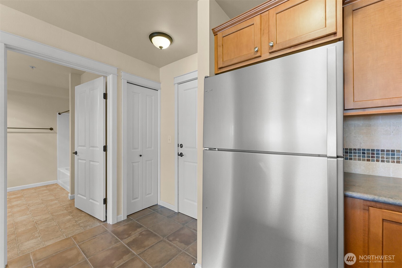 680 32nd Street #c402 Property Photo 8