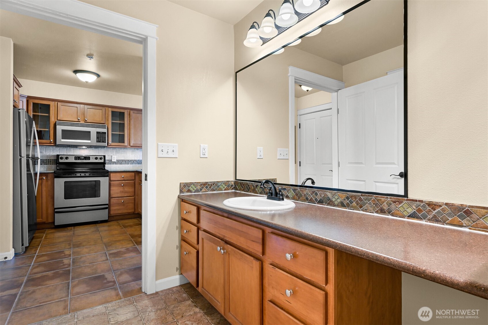 680 32nd Street #c402 Property Photo 10