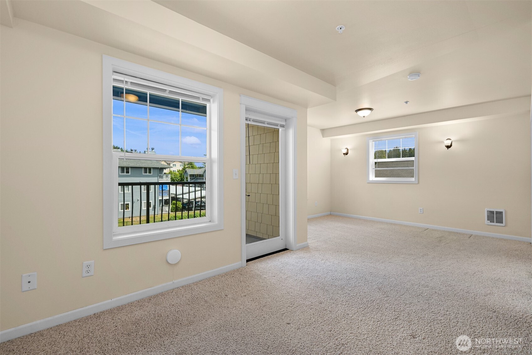 680 32nd Street #c402 Property Photo 15