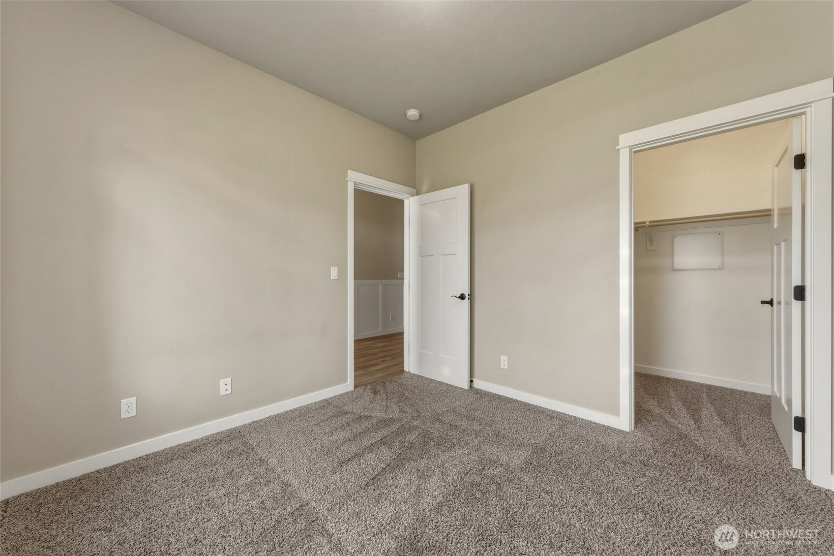 886 Boulder Street Property Photo 8