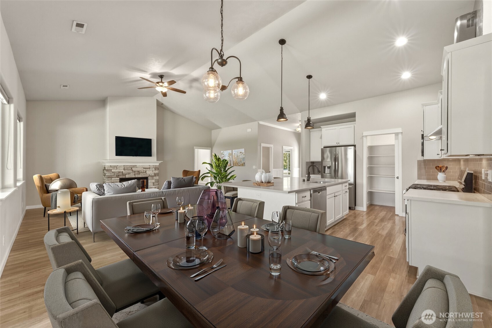 886 Boulder Street Property Photo 14