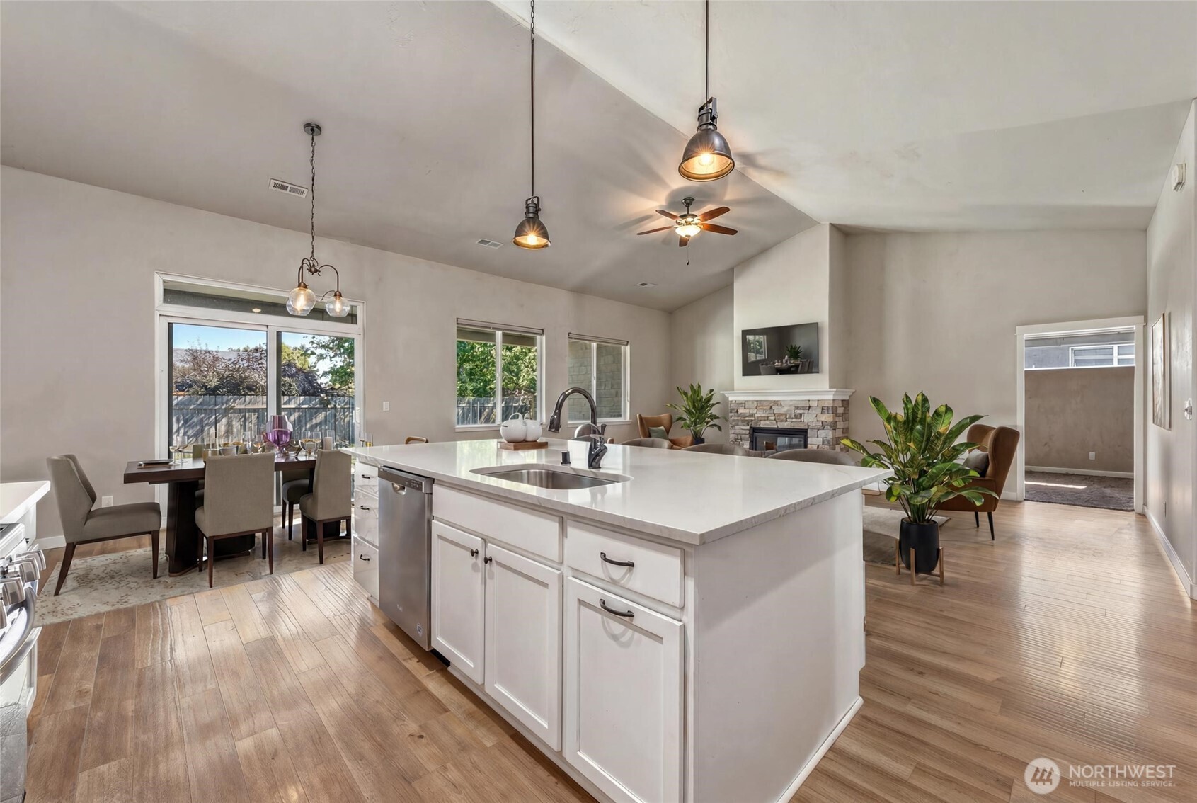 886 Boulder Street Property Photo 15