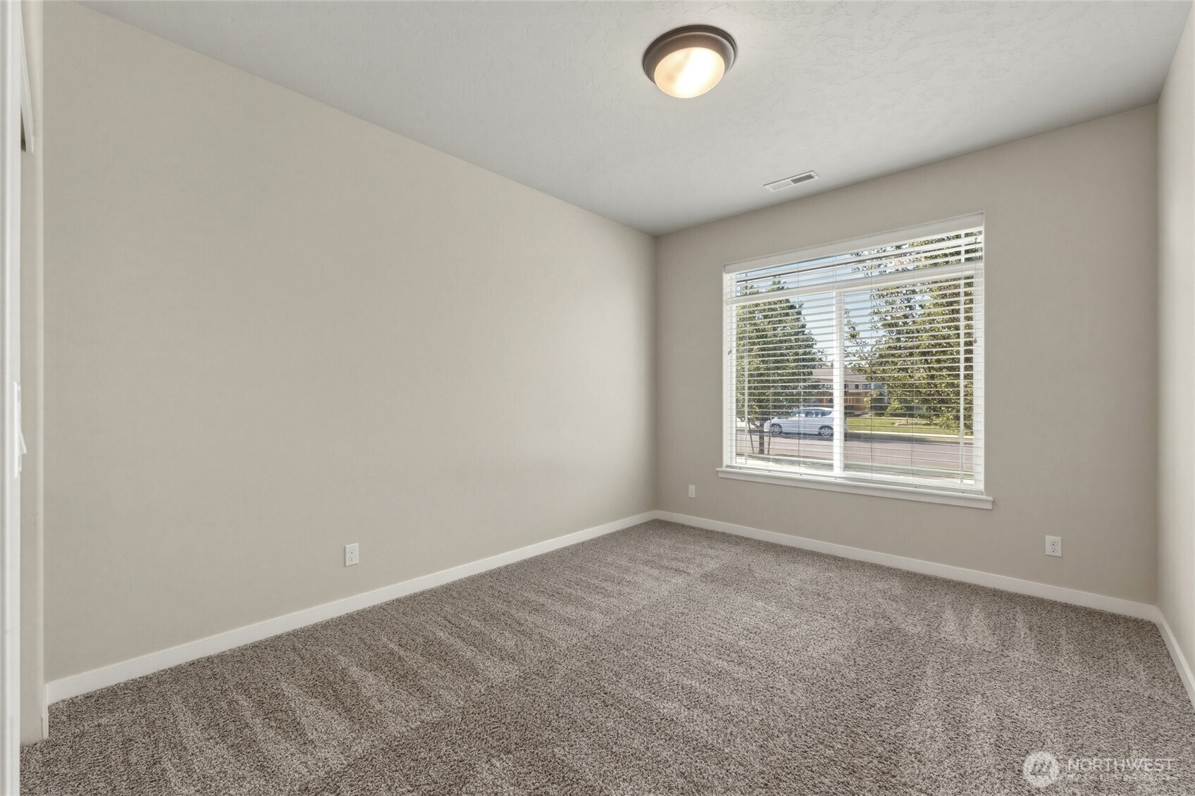 886 Boulder Street Property Photo 17