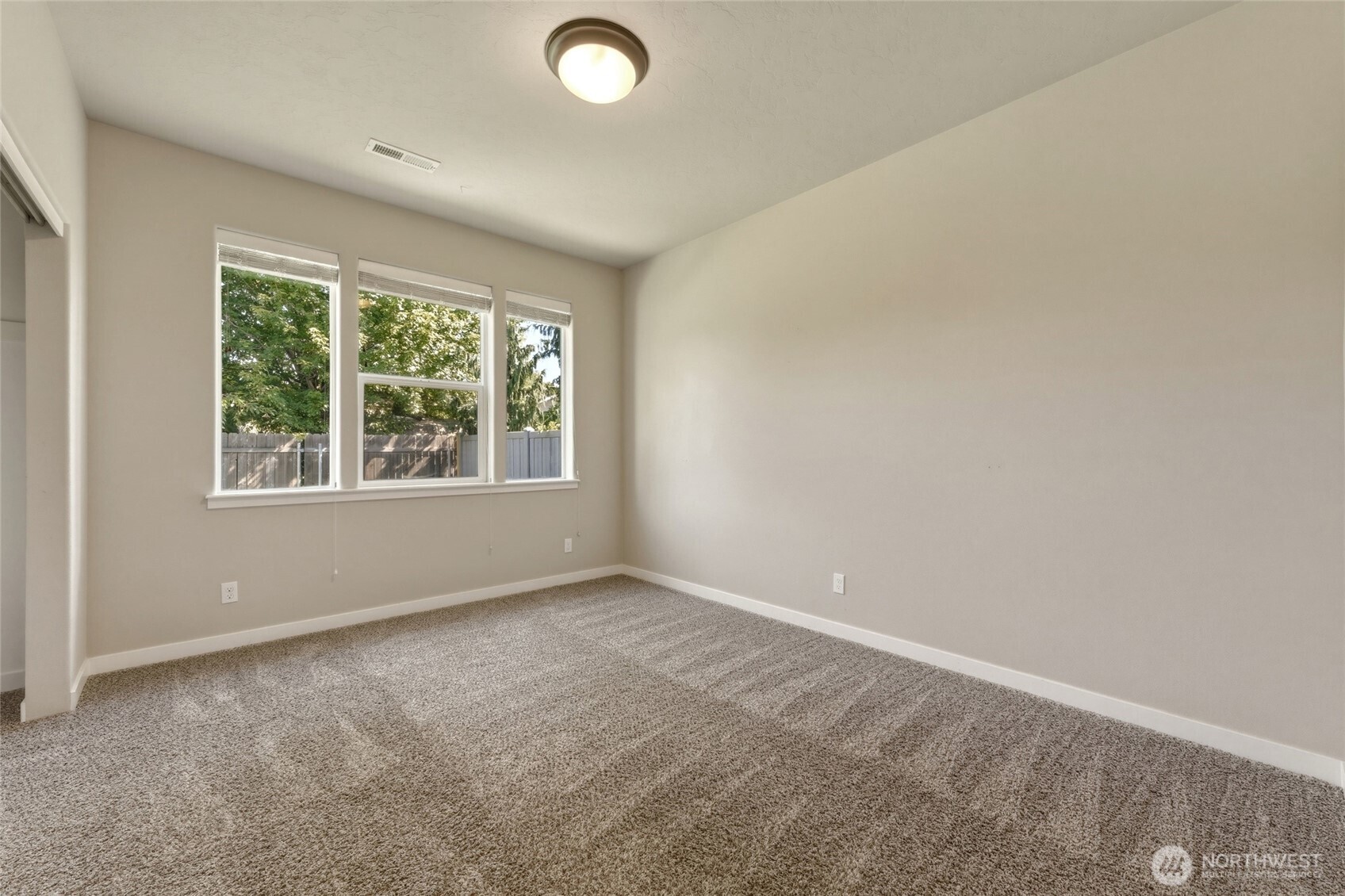 886 Boulder Street Property Photo 22