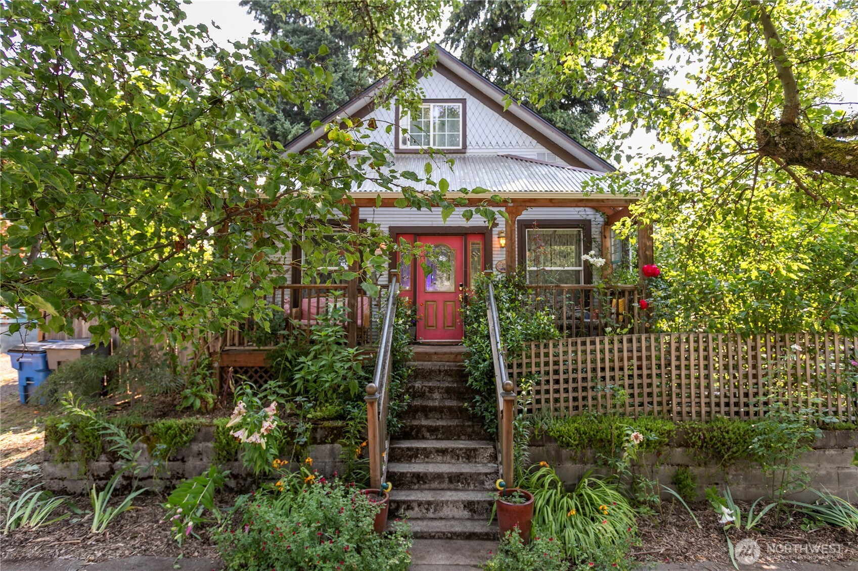 1901 Grant Street Property Photo 1