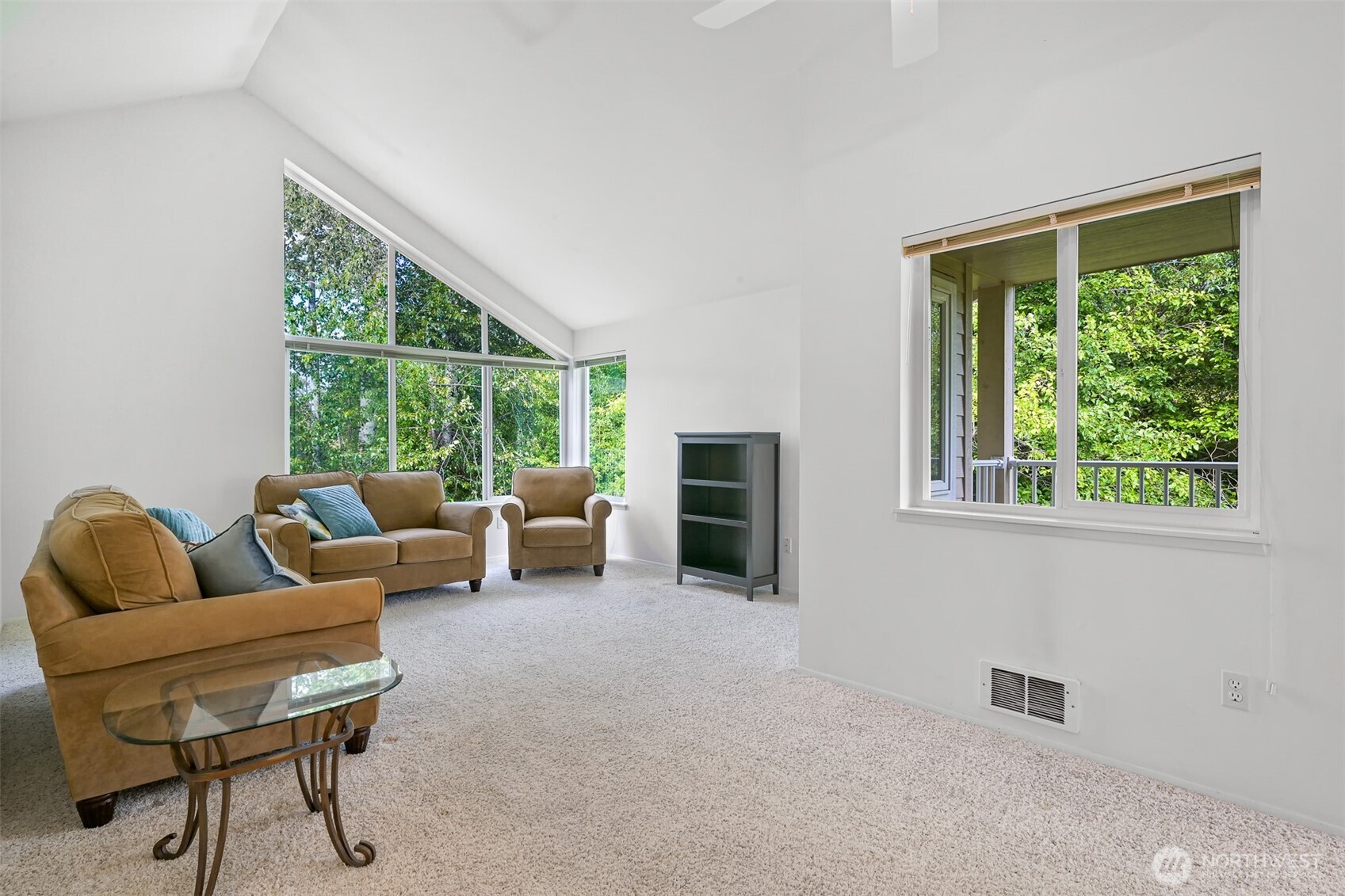 5064 Festival Boulevard 2d Property Photo 7
