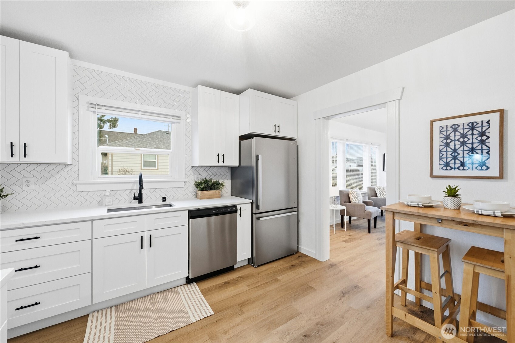 2313 Moore Street Property Photo 6