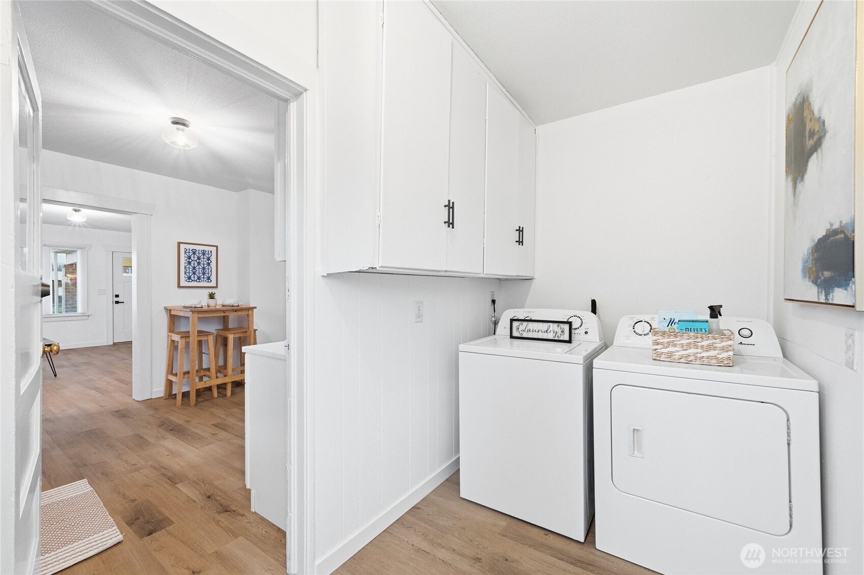 2313 Moore Street Property Photo 8