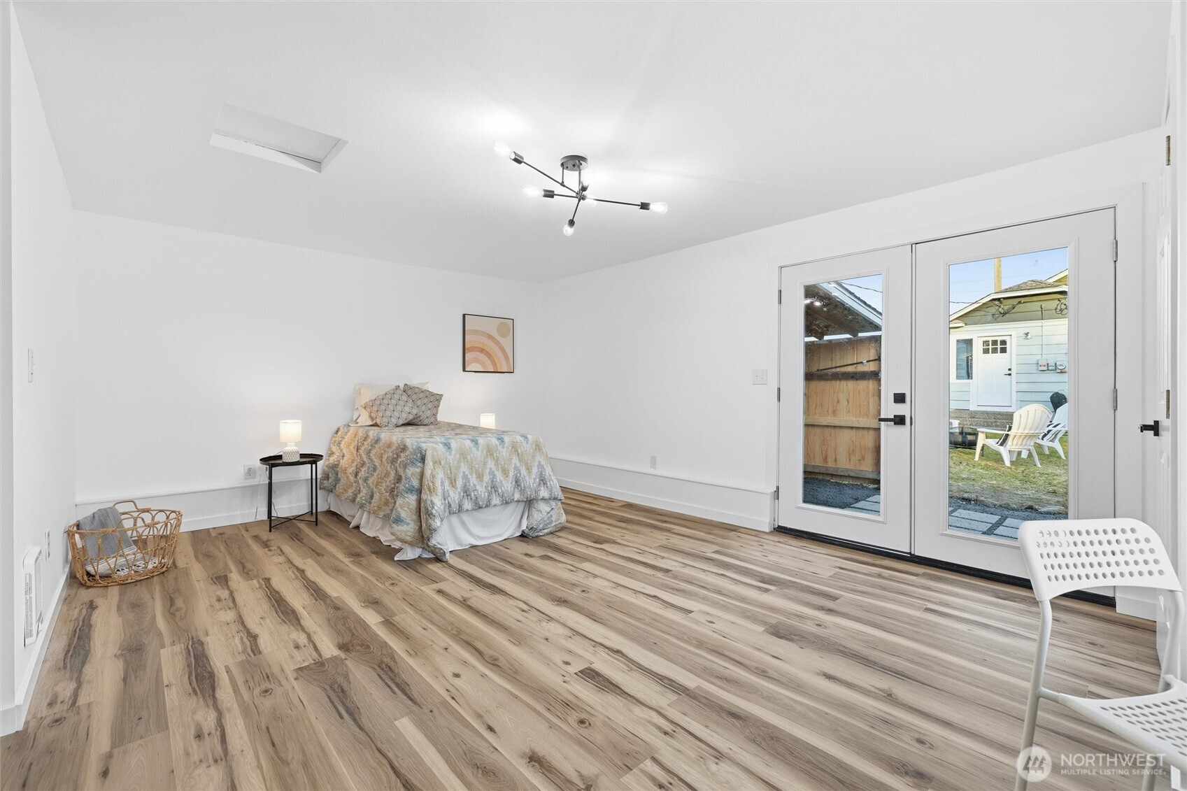 2313 Moore Street Property Photo 25