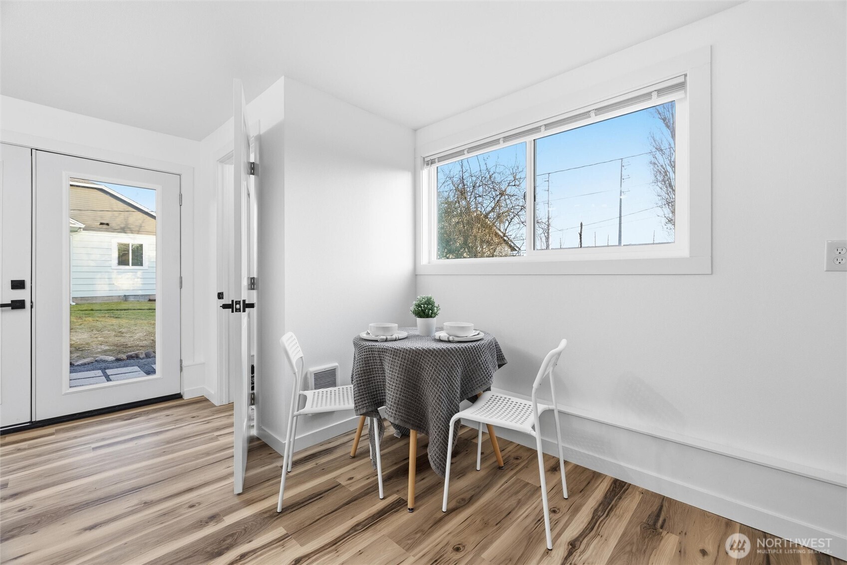 2313 Moore Street Property Photo 27