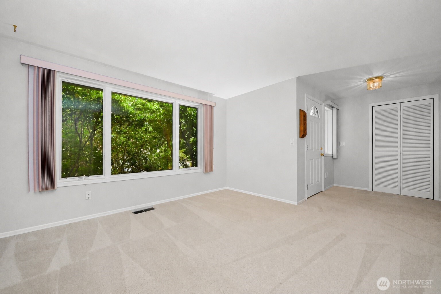2815 Niagara Street Property Photo 7