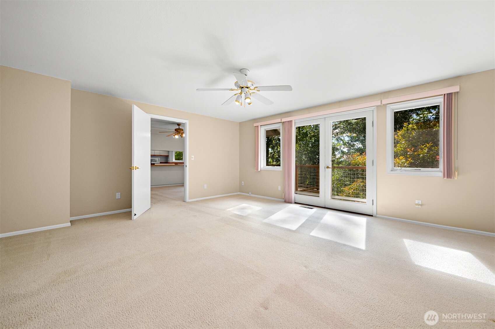 2815 Niagara Street Property Photo 20