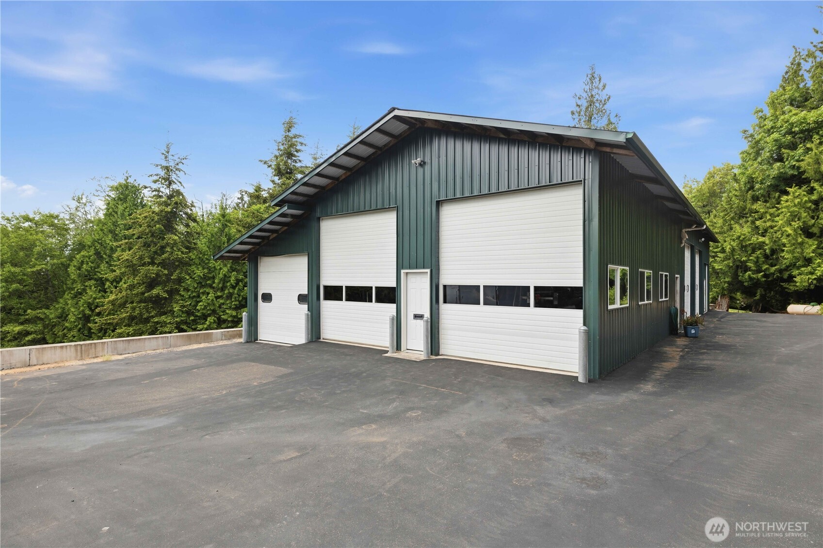 3145 Lakeshore Road Property Photo 9