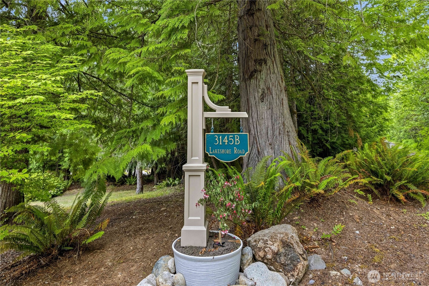 3145 Lakeshore Road Property Photo 12