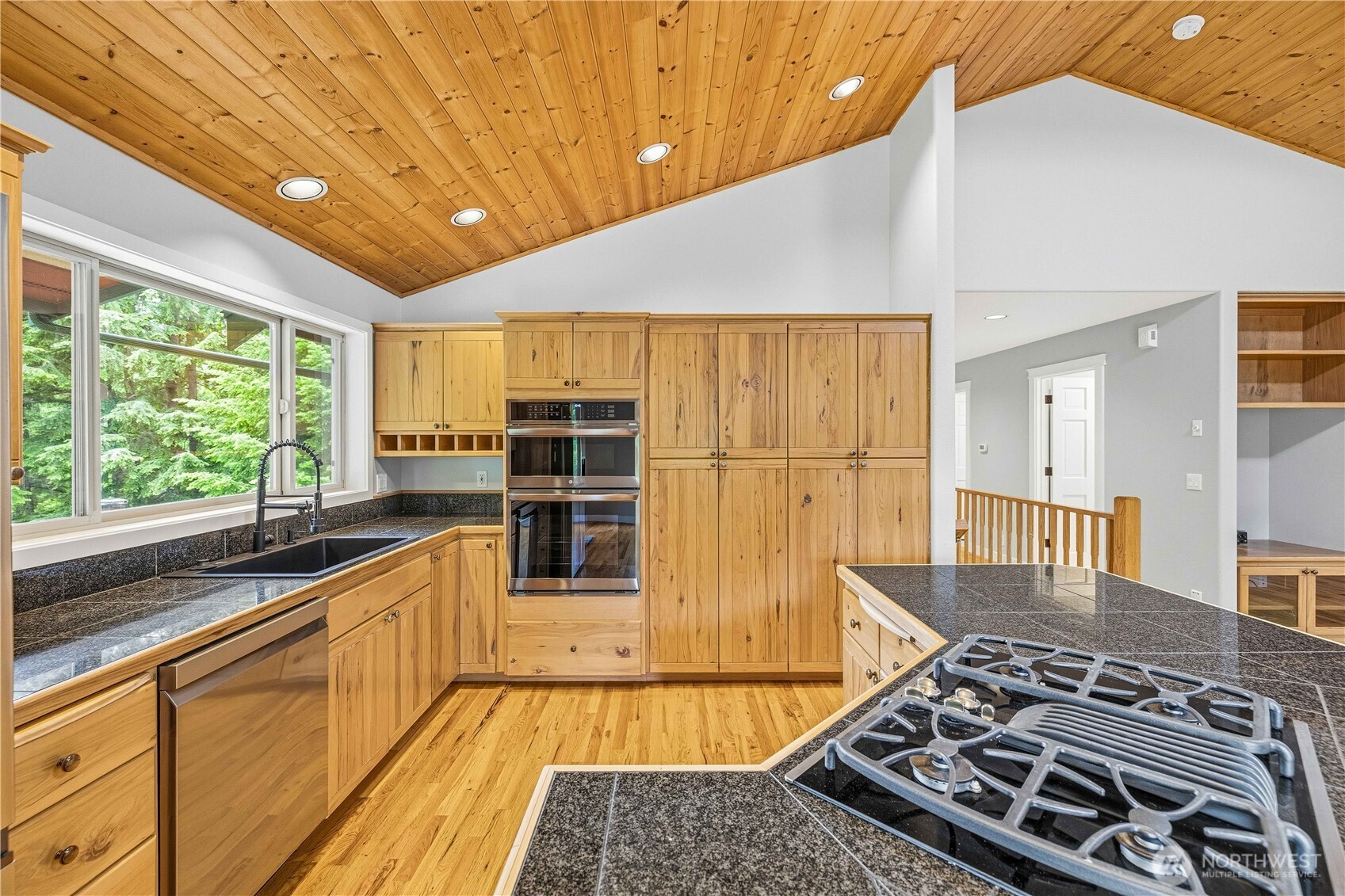 3145 Lakeshore Road Property Photo 25