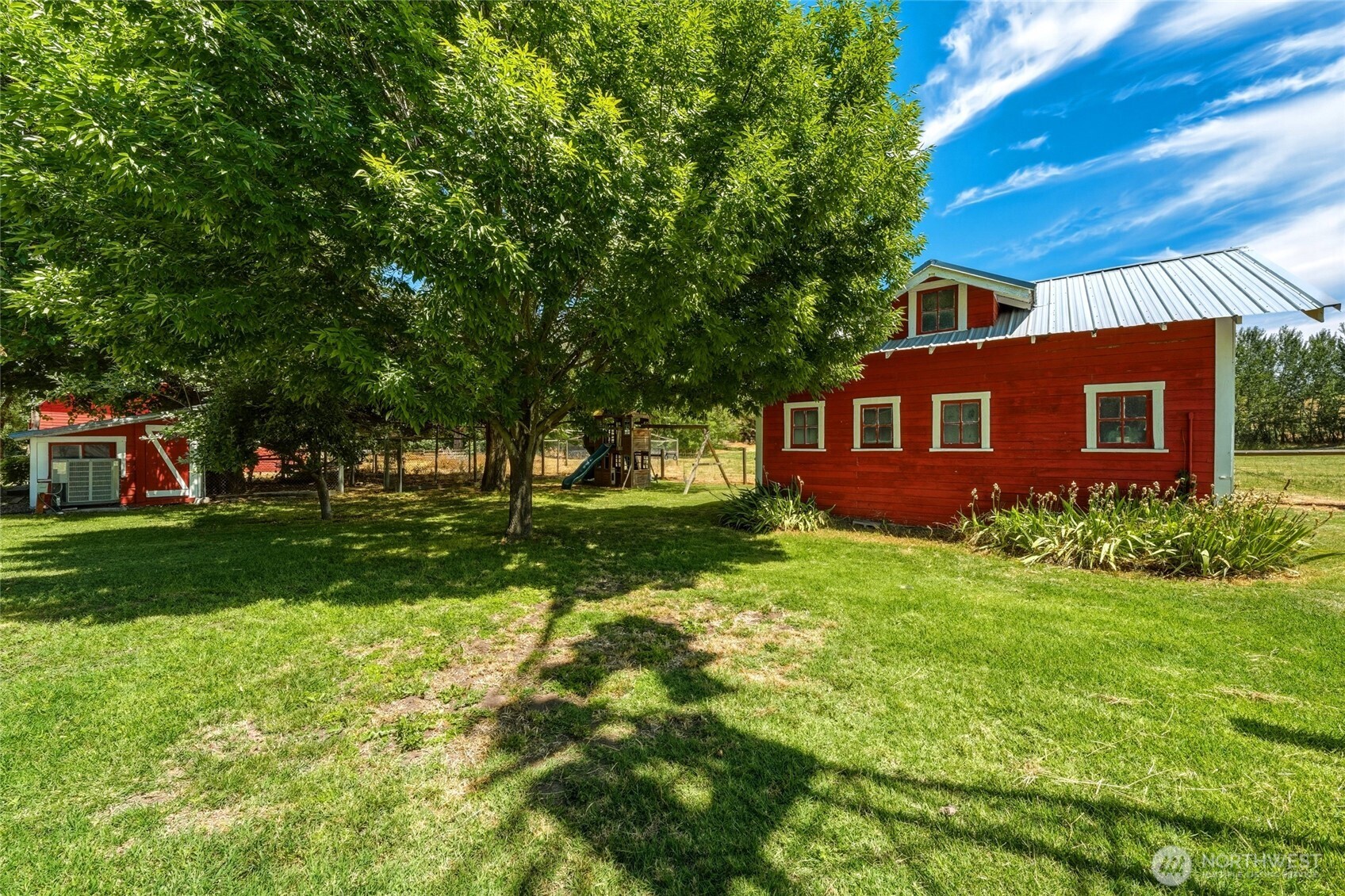 717 County Road 448 Property Photo 36